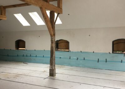 Verbouwing en restauratie woning met houten balken (20)